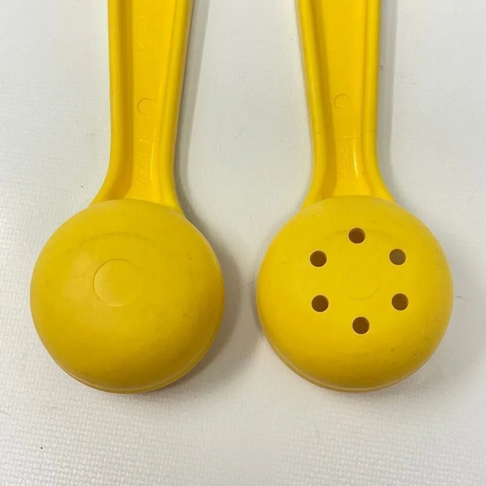 Carlisle 4921 & 4923 1 oz 30ml Yellow Short Handle Portion Spoon Lot of 2